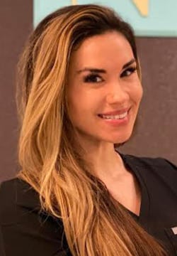 Dr. Alexandra Snodgrass, Dermatologist. The Naderi Center for Plastic Surgery and Dermatology | Virginia | Maryland top chemical peel specialist   
